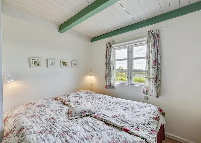 Vakantiehuis Annika - From The Sea By Interhome