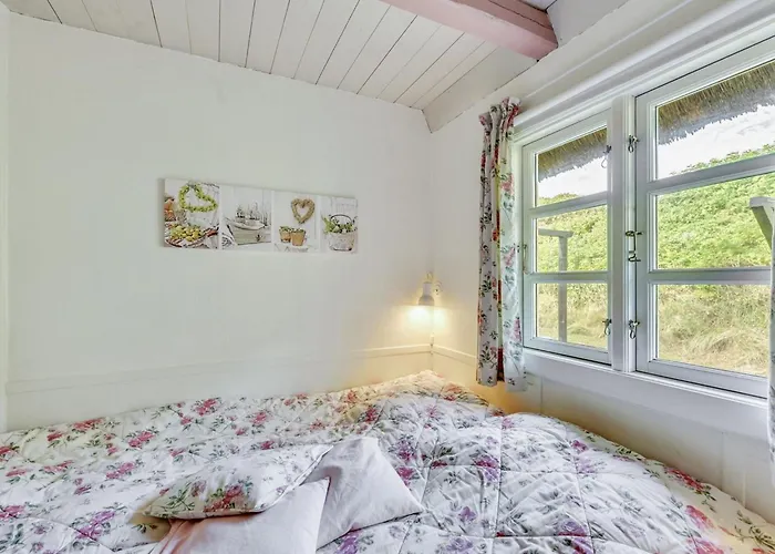 Annika - From The Sea By Interhome *